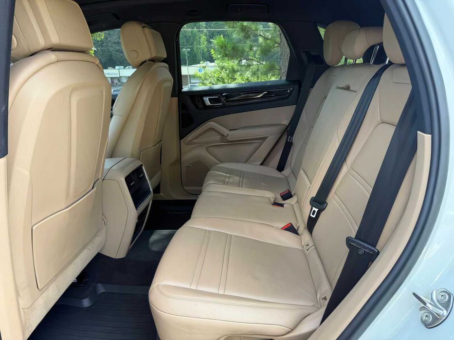 Porsche Cayenne      2019