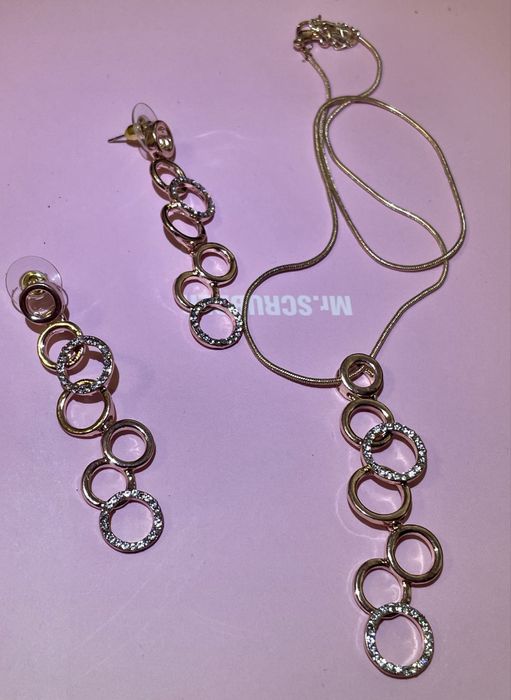 Набір прикрас сережки та підвіска біжутерія