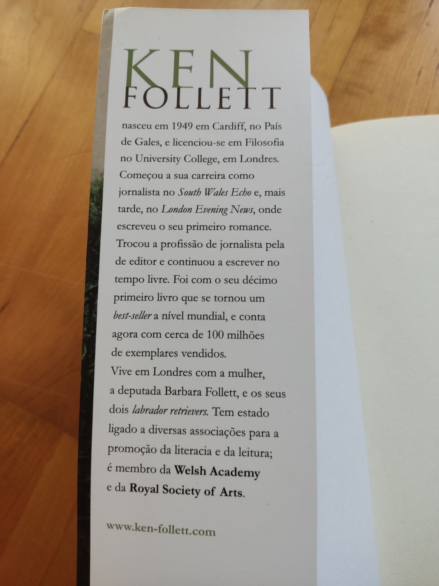 Livro O homem de Sampetesburgo de Ken Follett