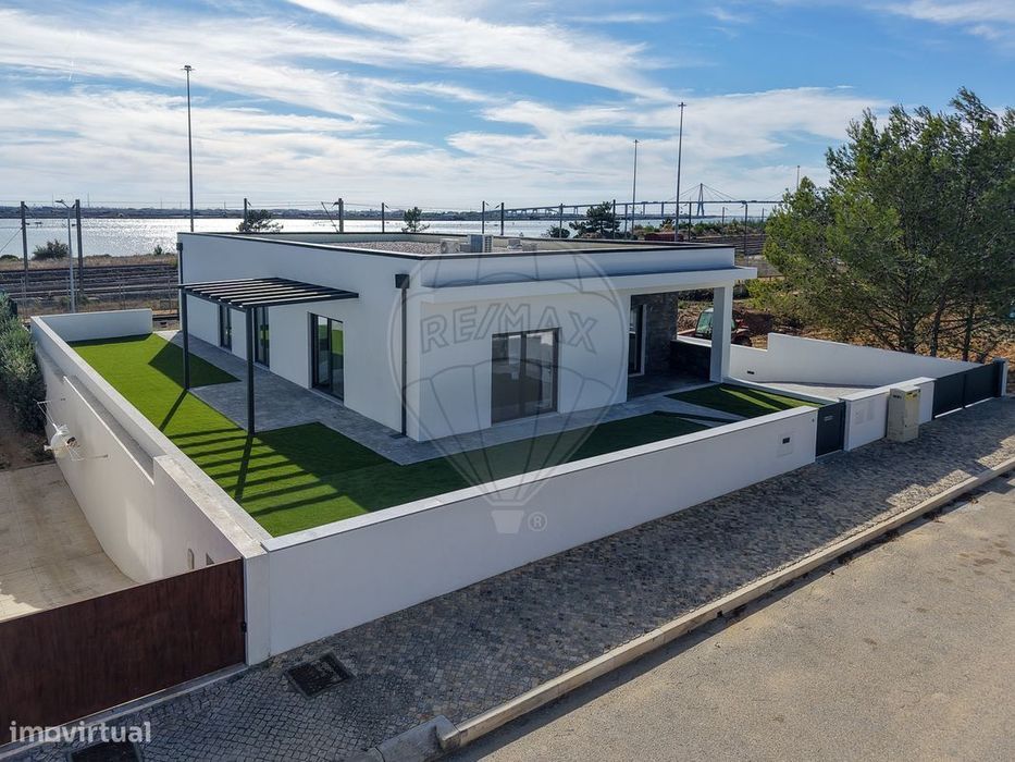 Moradia T4 para venda
