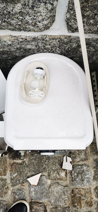 Sanita em bom estado e recente