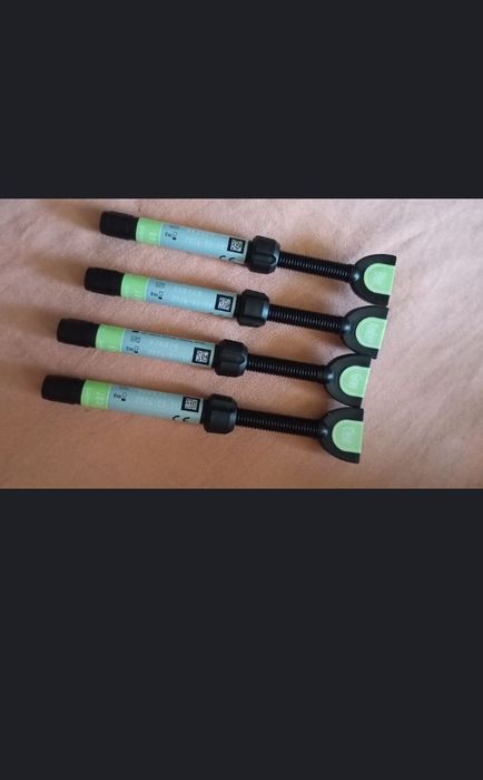 Materiał stomatologiczny Clearfil