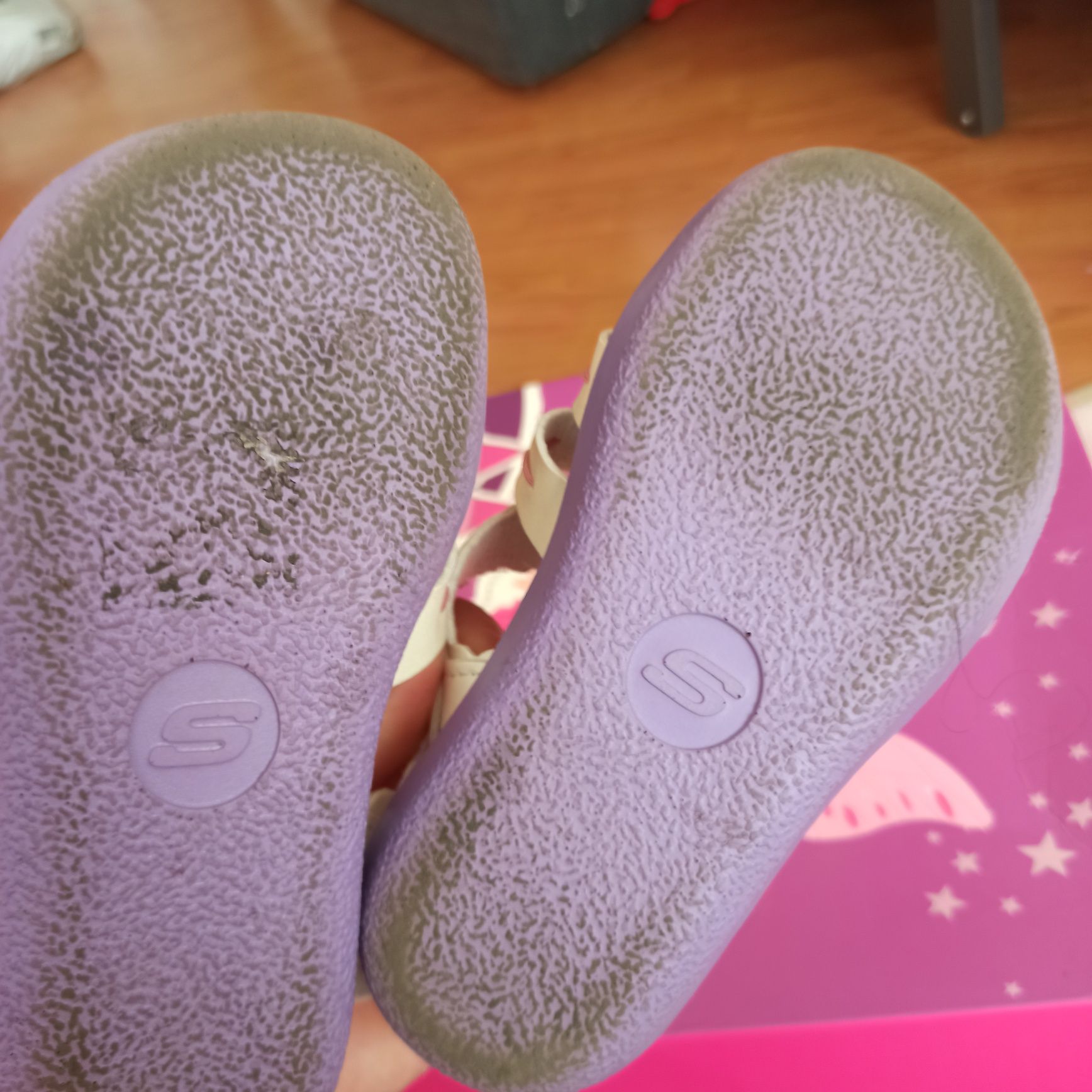 Sandałki Skechers 23