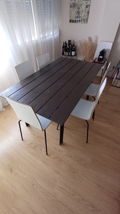 Mesa de sala marrom bom estado