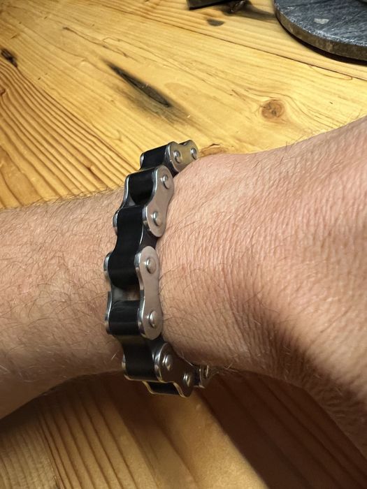 Bransoleta w kształcie łańcuch motocyklowy