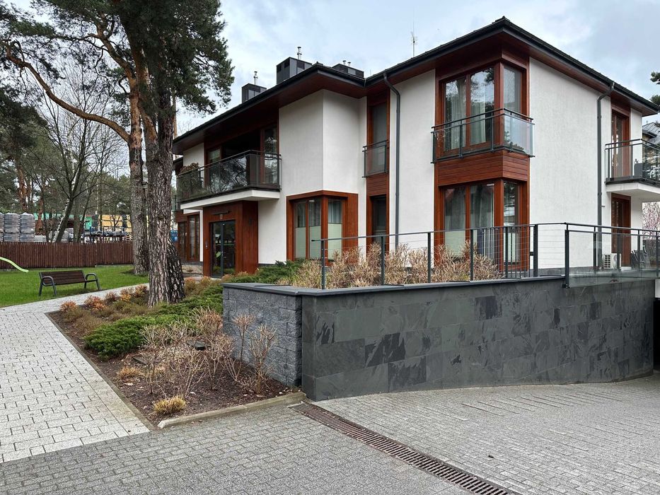 Mieszkanie Józefów – 3 pokoje, 65 m²  balkon, piwnica i garaż