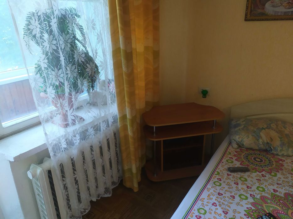 Здам кімнату в 2-х кімн кв-рі для 1-єї дівчини або жінки, не студентки