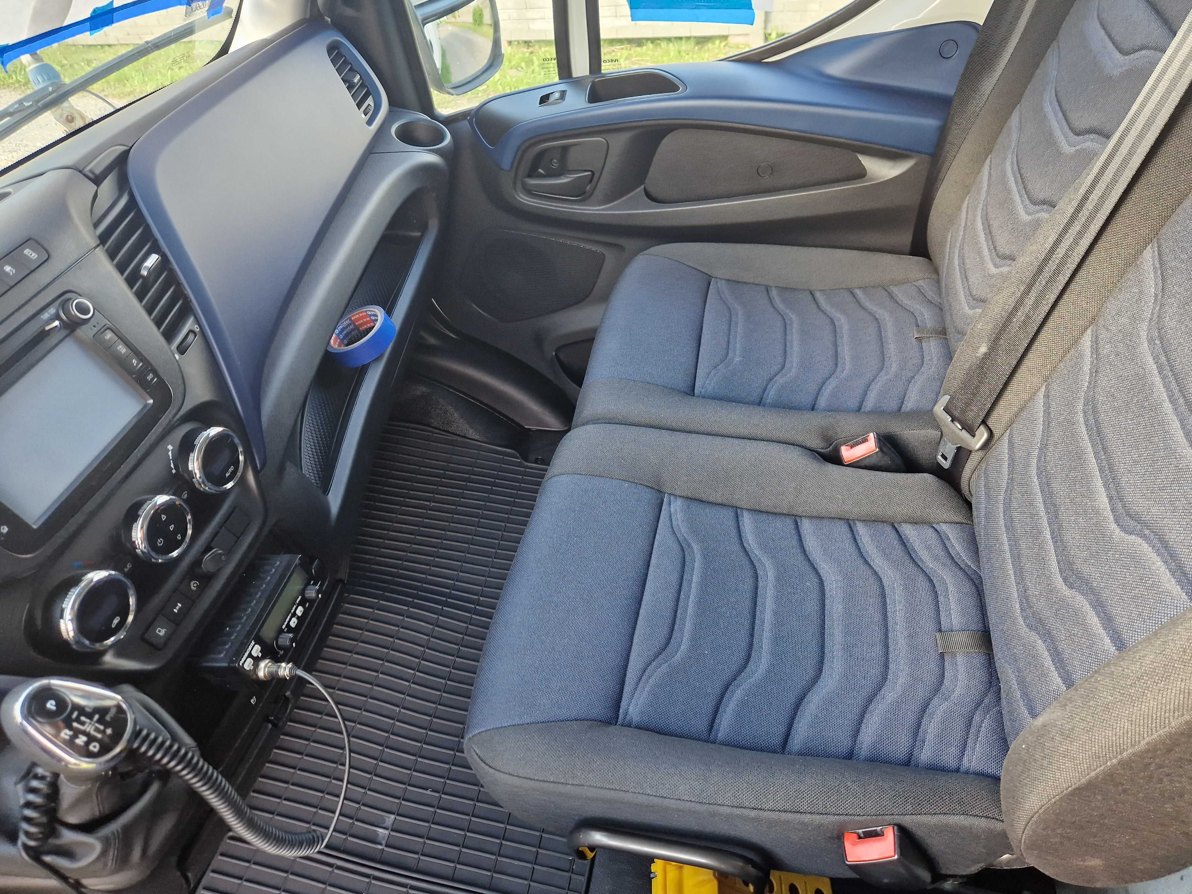 Iveco Daily 35C18, rok:2017, 3.0 diesel 180km kontener-izoterma, winda