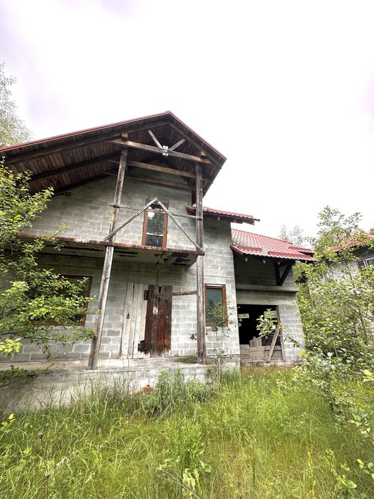 Продаж 2 будинків в лісі, біля озера
