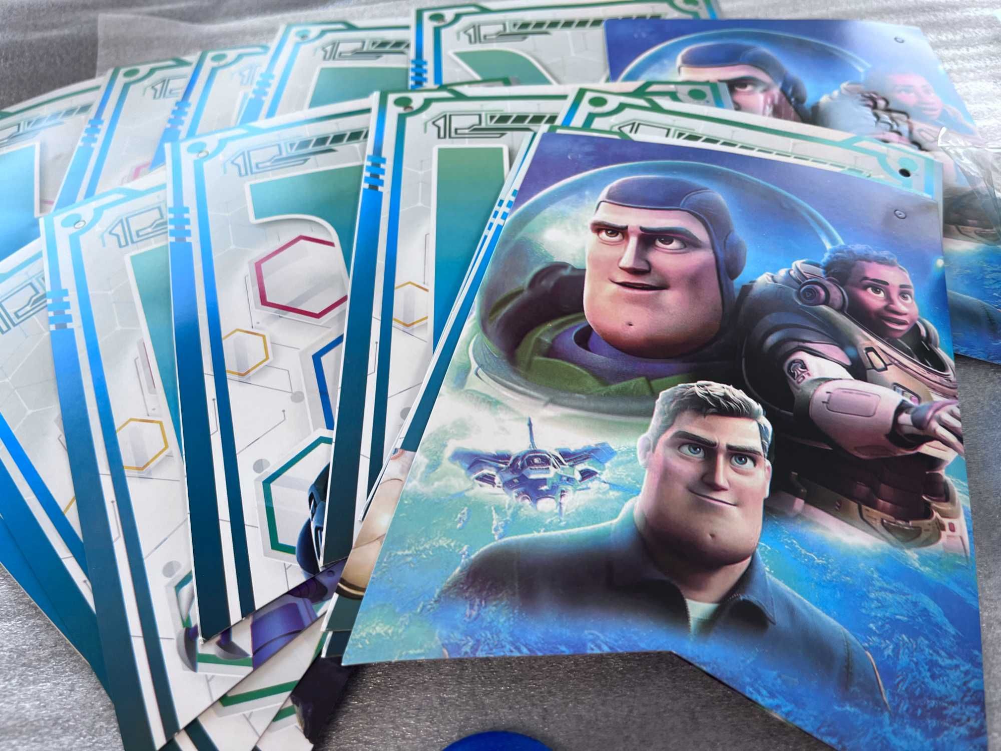 Zestaw ozdób urodzinowych Lightyear (Buzz Astral)