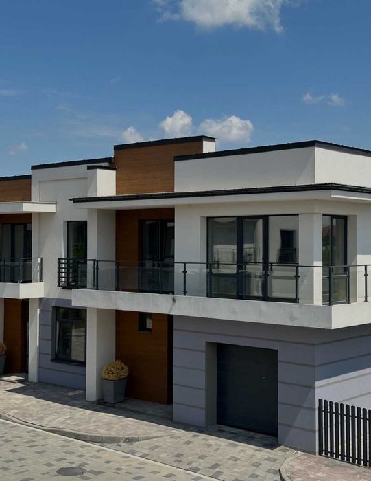 Продаж ТаунХауса в Котеджному містечку