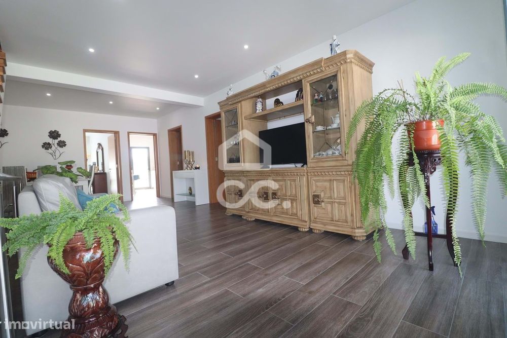 Apartamento Duplex com 2 Quartos - Cabouco - Lagoa