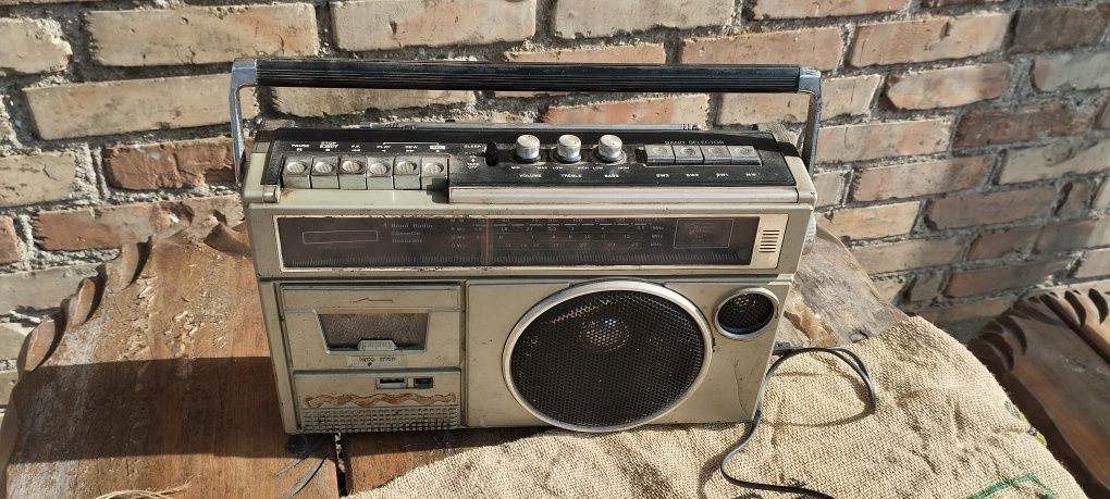 Radio 4 band cassette recorder