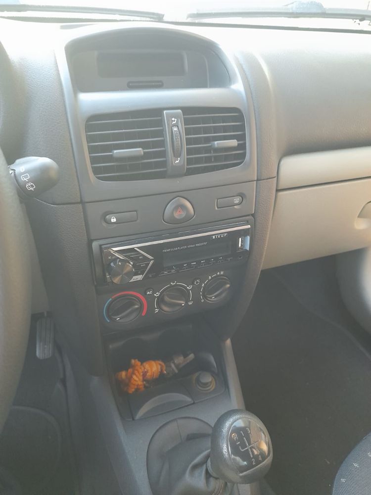 renault clio 2001