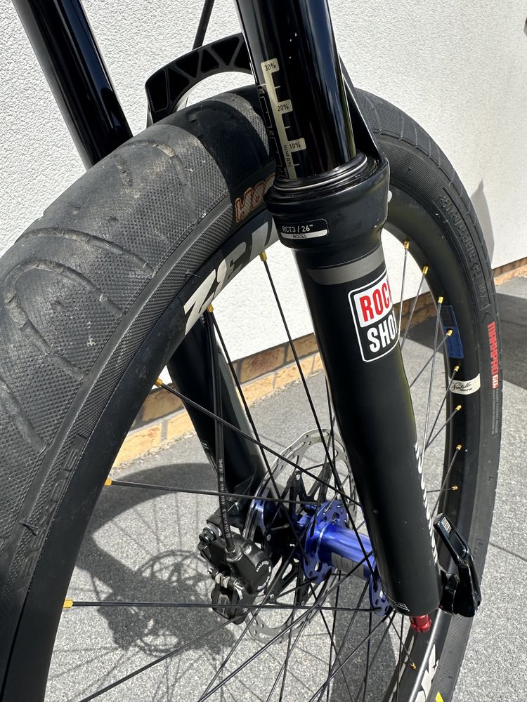 Dartmoor Hornet 4x [NOA Hubs,Spank,Carbon]