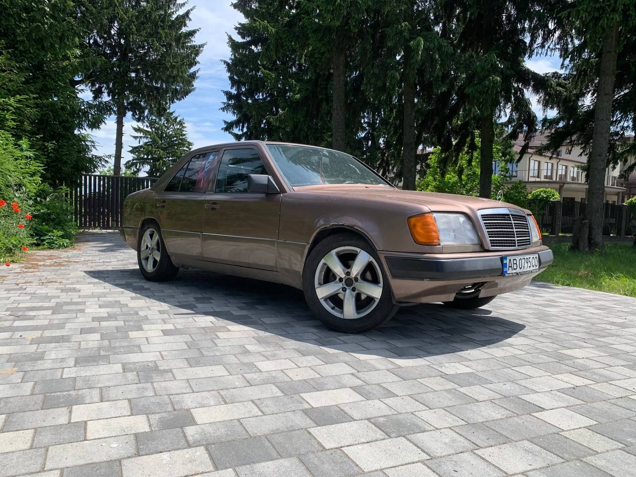 Мерседес W 124 1989