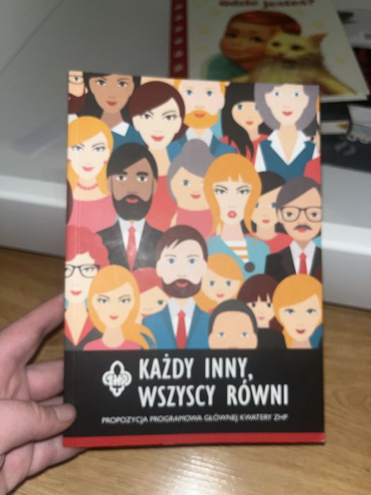 Książka zhp każdy inny wszyscy równi