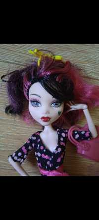 Lalka Drakulora monster high.