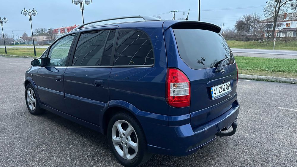 OPEL ZAFIRA 2.2D. 2004рік.