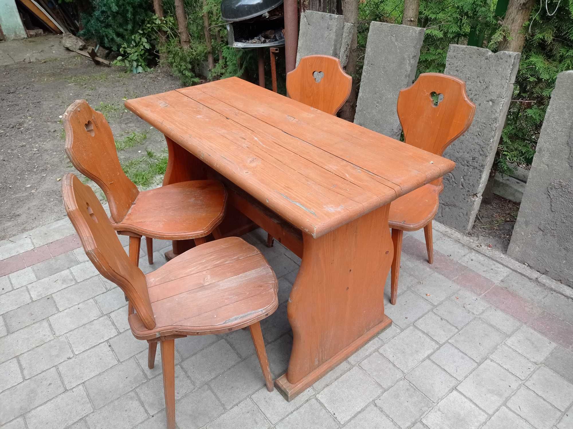 Stół ogrodowy + 4 krzesła