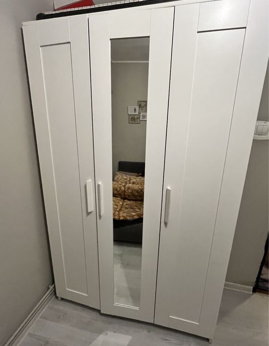 Szafa biala z lustrem ikea