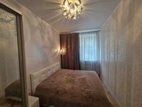 Центре Продам трехкомнатную сталинку на Пастера