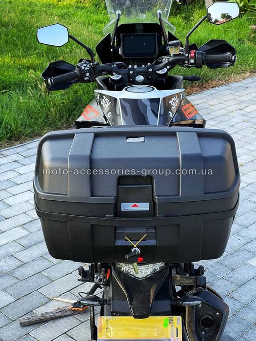 Задній кофр великий YUNMING 55л на мотоцикл універсальний з кріпленням