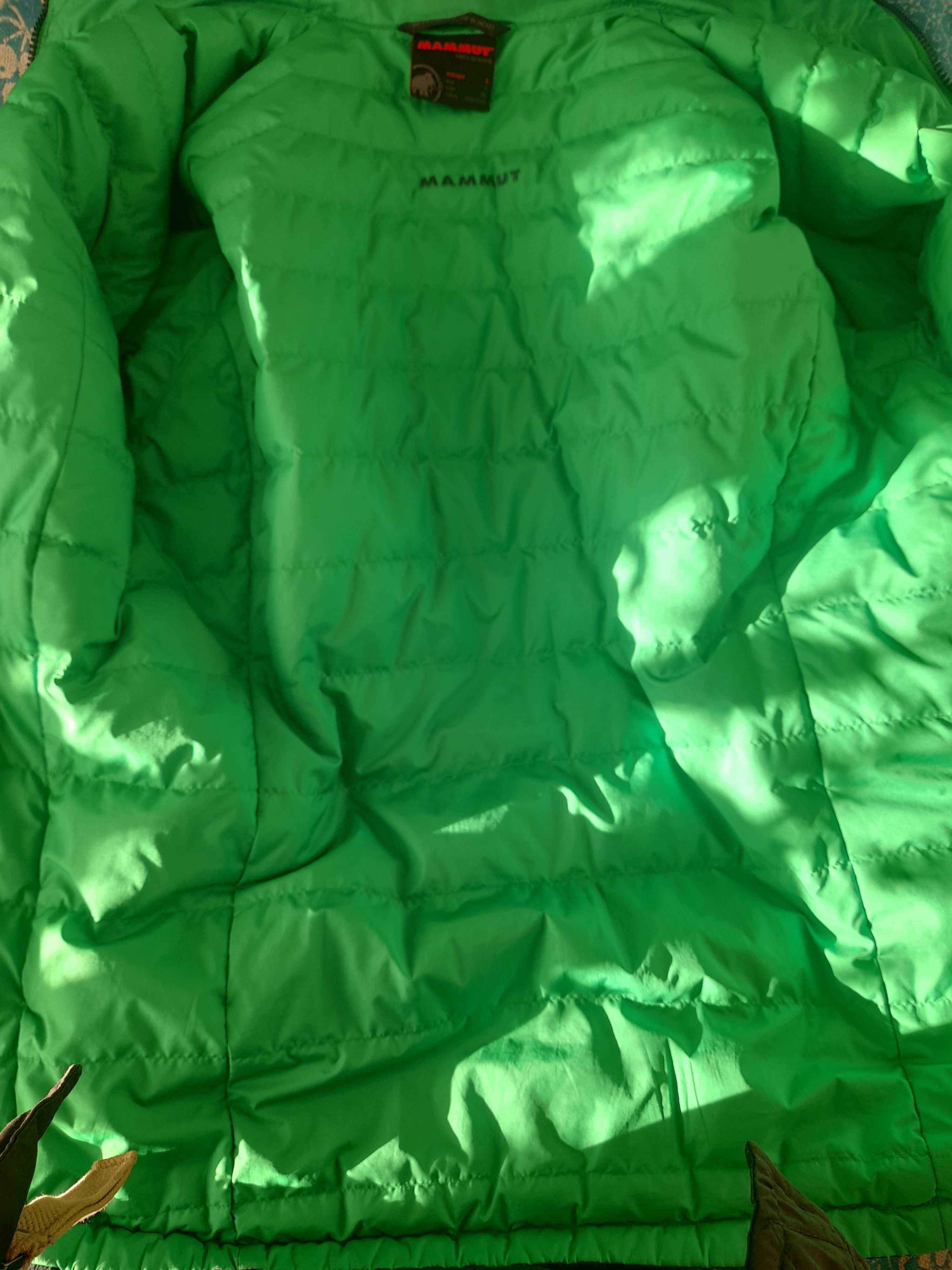 Продам двосторонню куртку пуховик MAMMUT