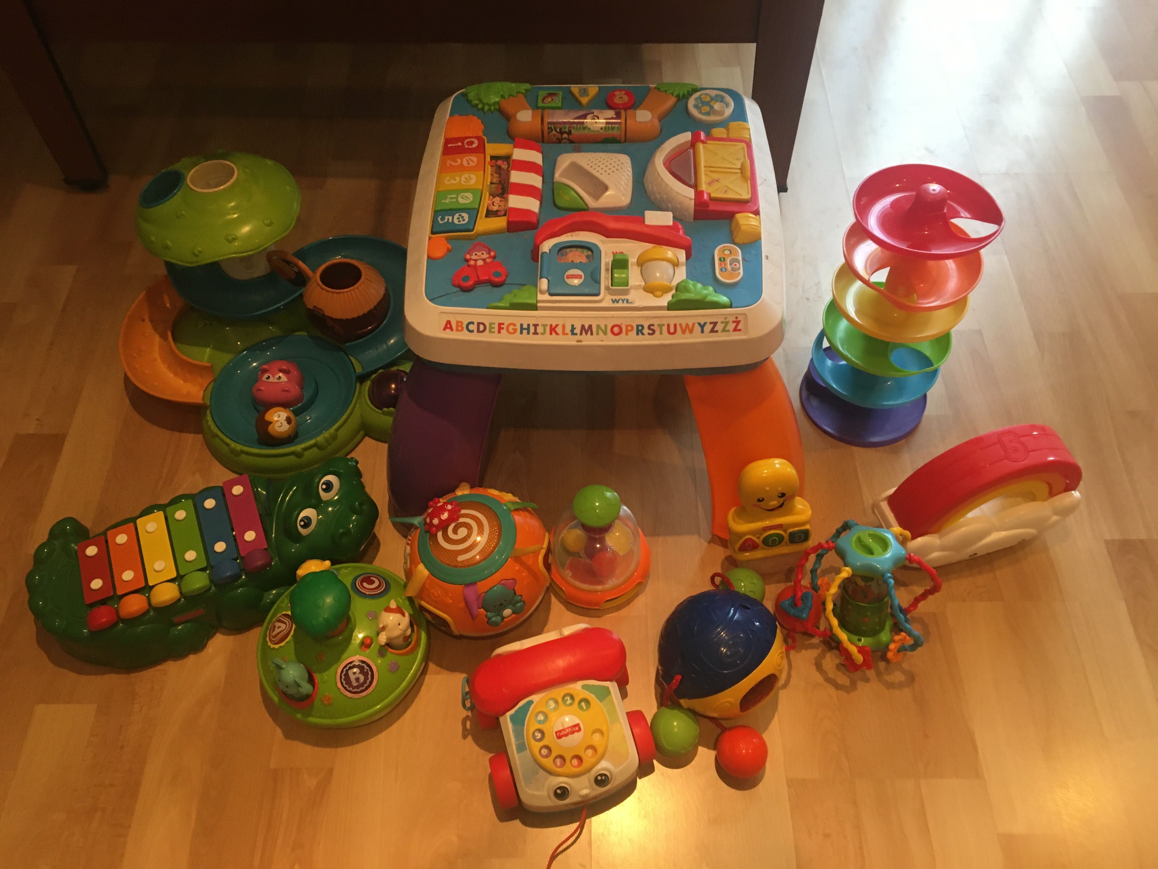 Zestaw interaktywnych zabawek Fisher Price i innych