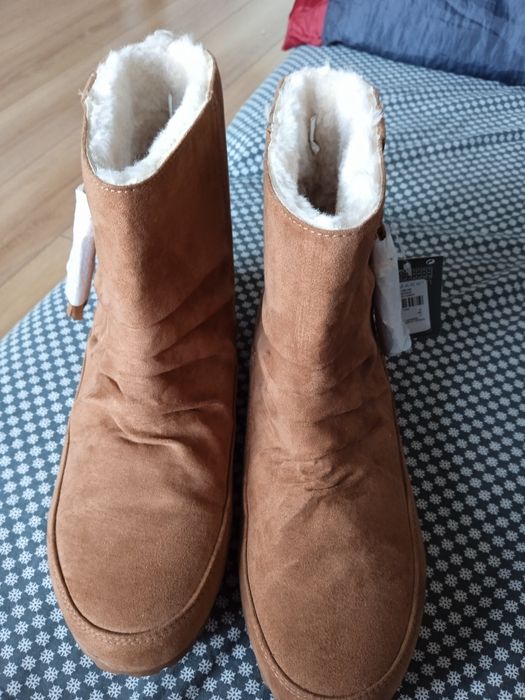 Nowe botki damskie w rozmiarze 38