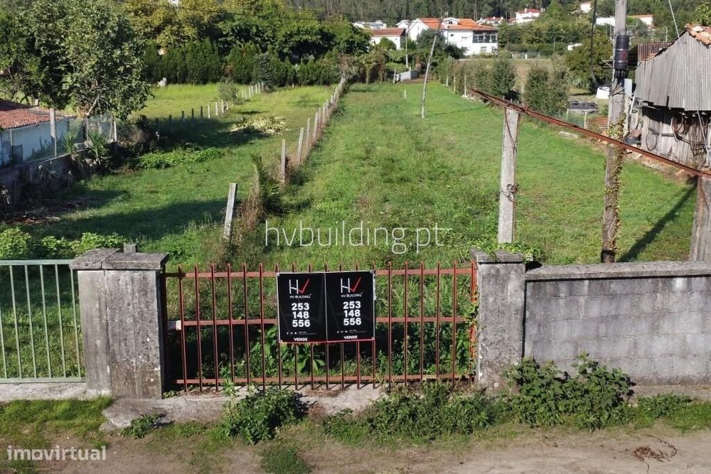 Terreno  para construção com 667m2 em Alheira, Barcelos