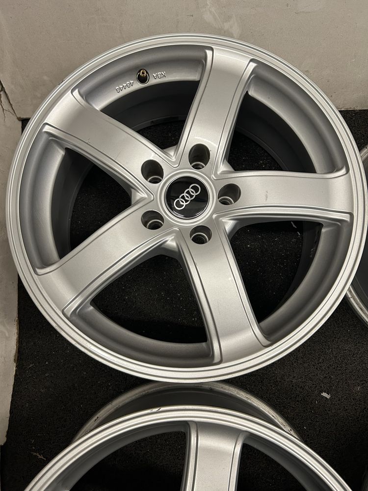 163 Felgi Alumniowe AUDI R 17 5x112 Bardzo Ładne