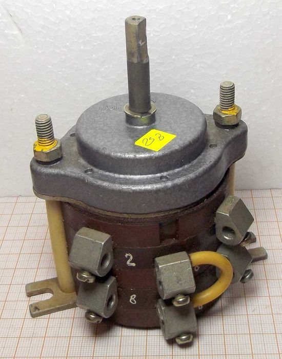 Przełącznik obrotowy 25A 220V 4-pozycje [K31]