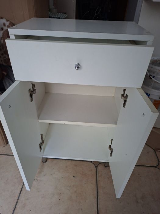 Szafka łazienkowa stojąca około 85 cm