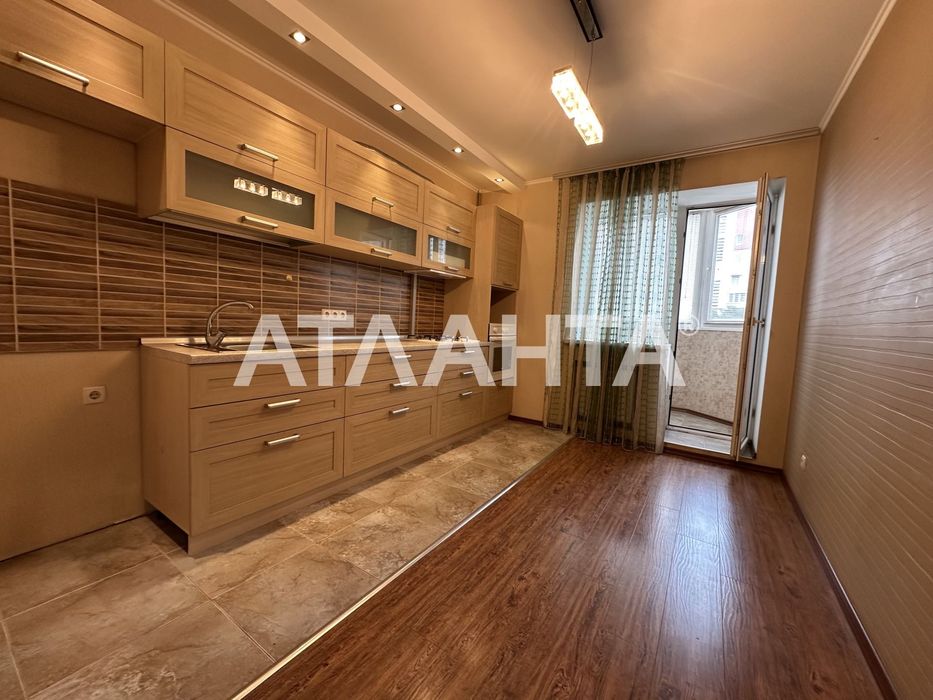 Однокомнатная квартира в кирпичном доме с ремонтом  в ЖК Вернисаж