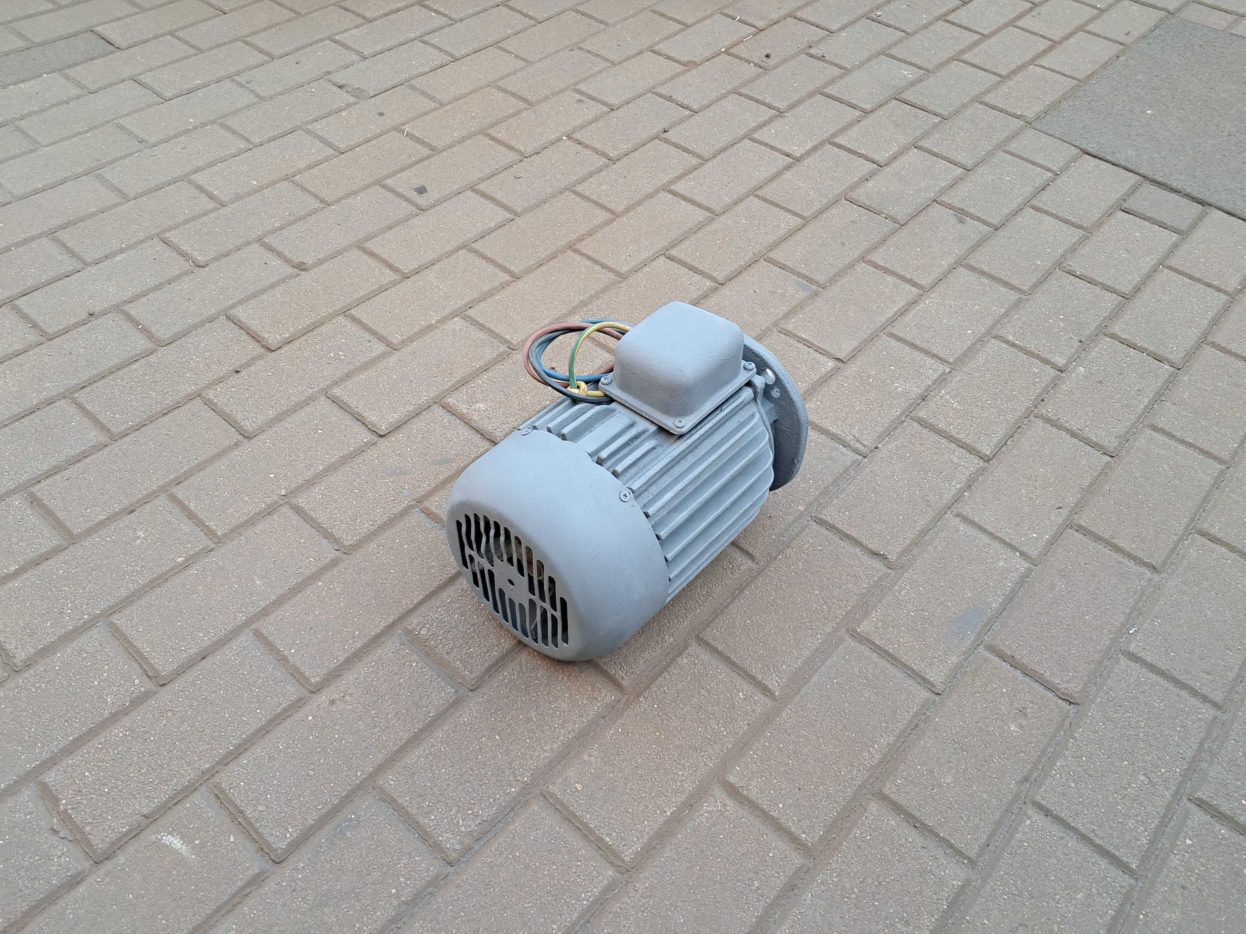 Silnik elektryczny kołnierzowy 1,5kw 1420 obrotów Polski .Wysyłka