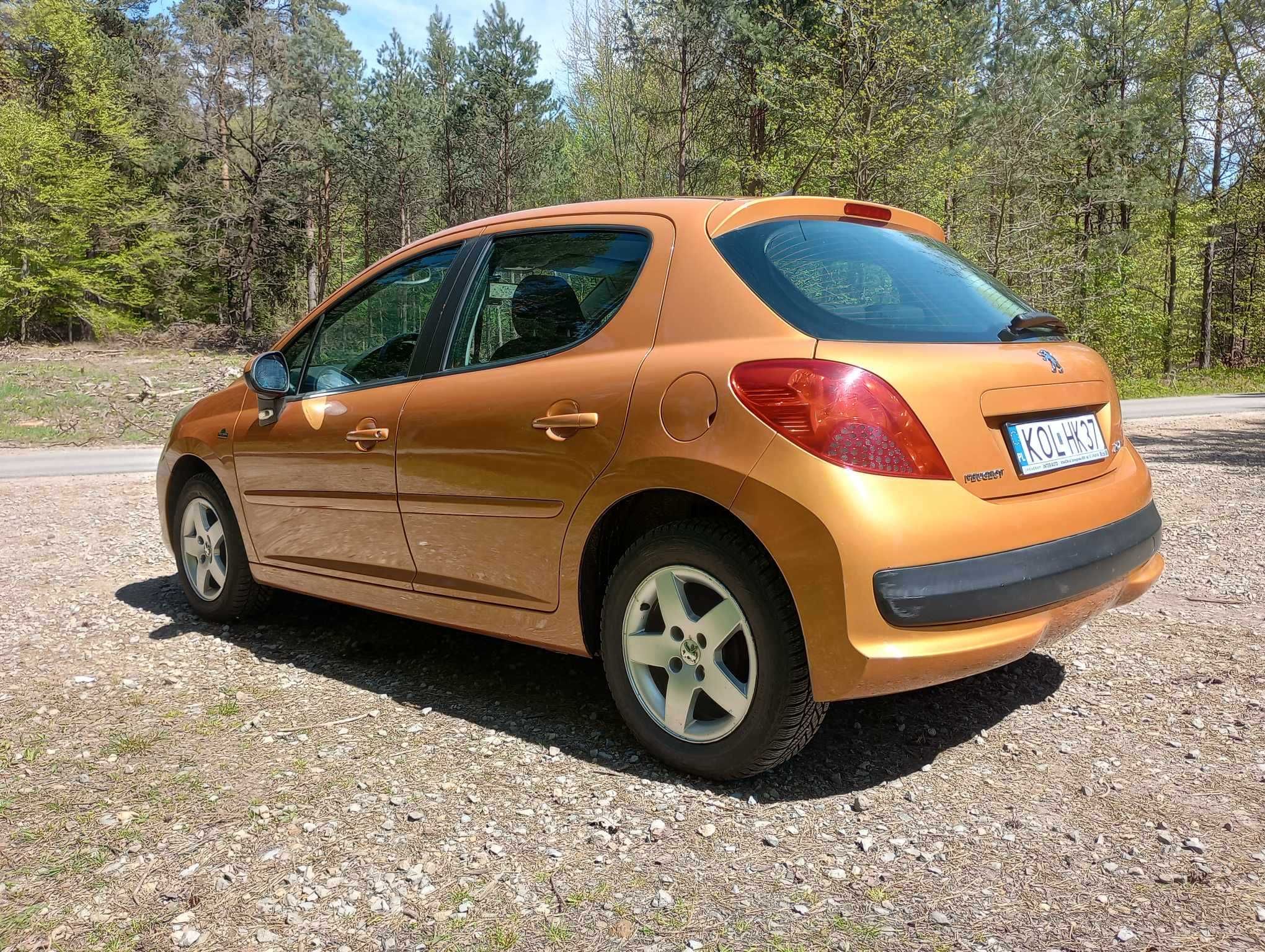 Peugeot 207 1.4 benzyna Piękny złoty kolor Jeden właściciel 10 lat