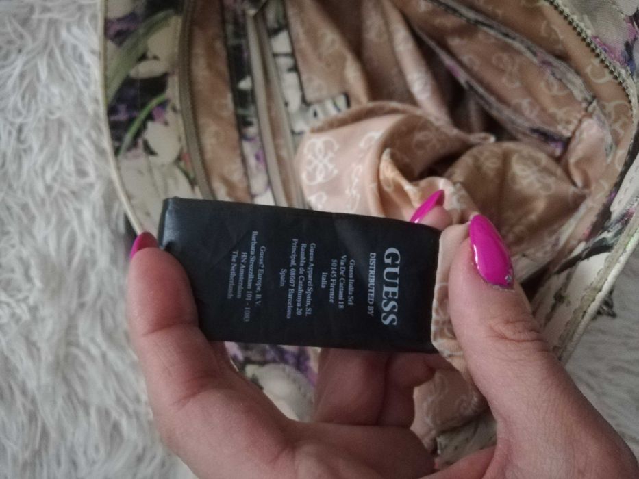 torebka Guess w kwiaty pojemna A4