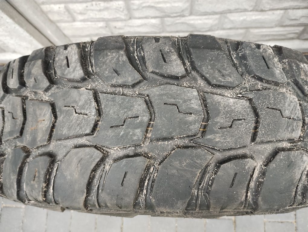 2 Opony  kumho venture MT 225/75 r16