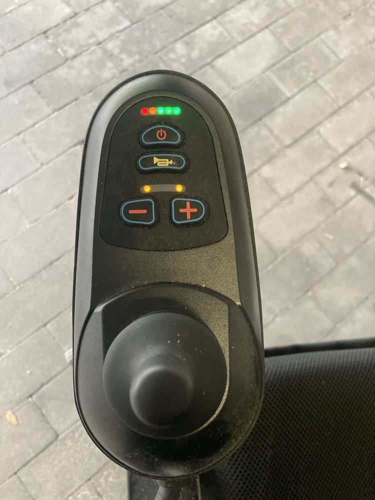 Wózek inwalidzki elektryczny