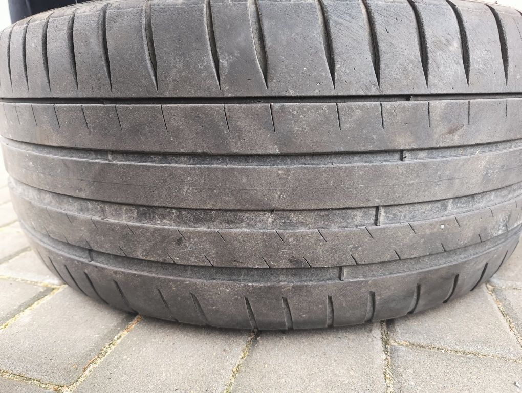 Opony  Michelin Pilot Sport 235/40/ZR 18