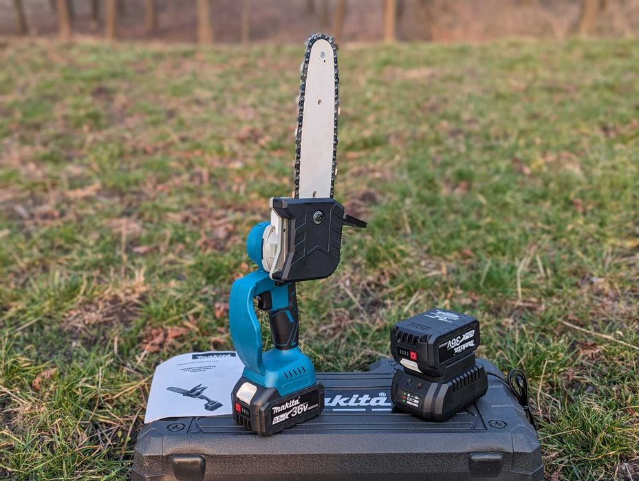 Акумуляторна Міні пилка Makita BCS250BL 36V 6Ah