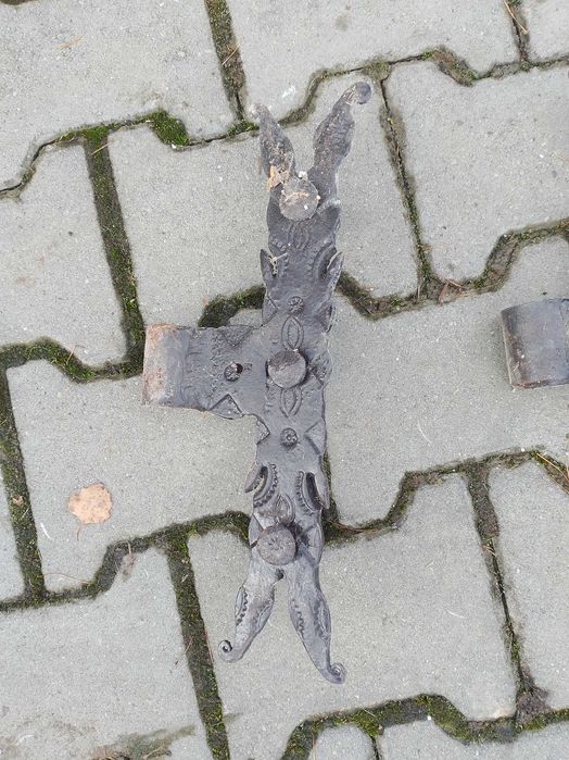 Okucia ,Zawiasy stalowe kute do bramy garażowej