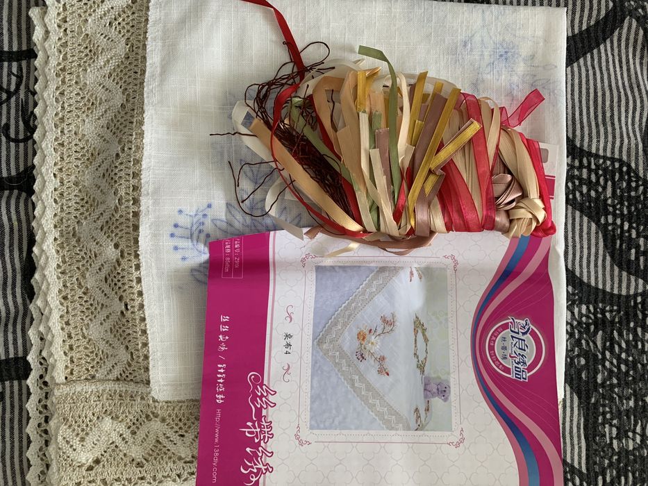 Набір для вишивки стрічками – Скатертина 85×85 см