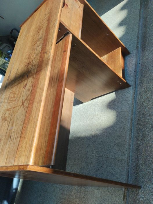 Secretária em madeira