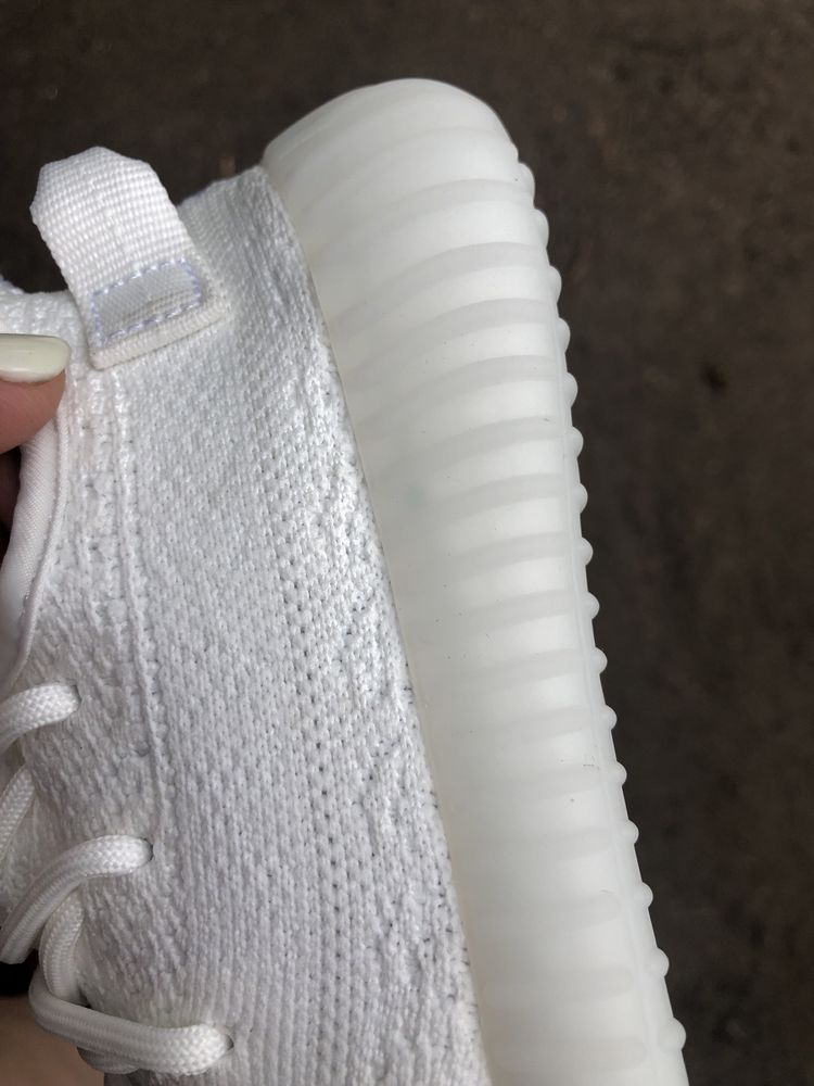 Дитячі кросівки Yeezy Boost 350 V2 White білі ізіки, р. 31-35