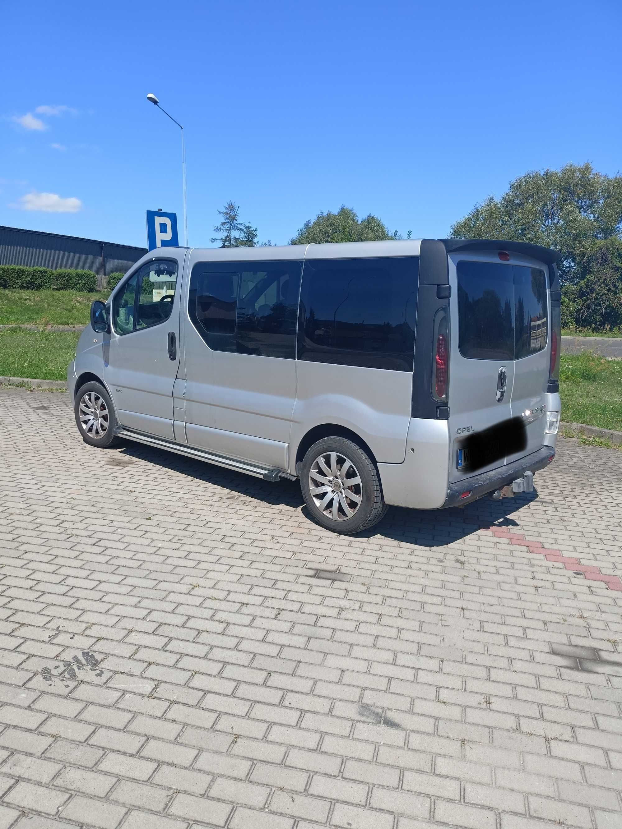 Opel Vivaro 9 osób