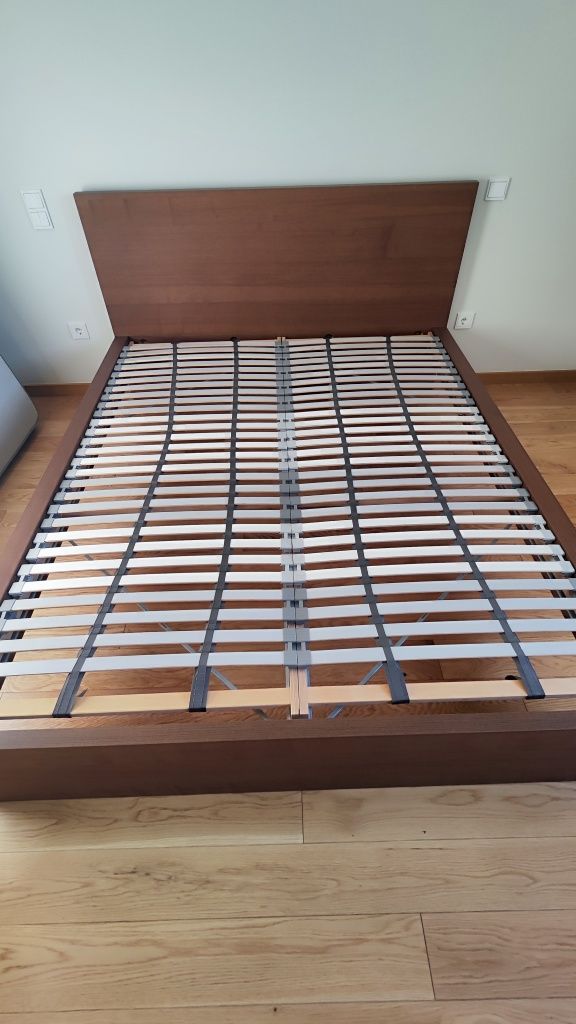 Cama IKEA Malm 160x200 castanha