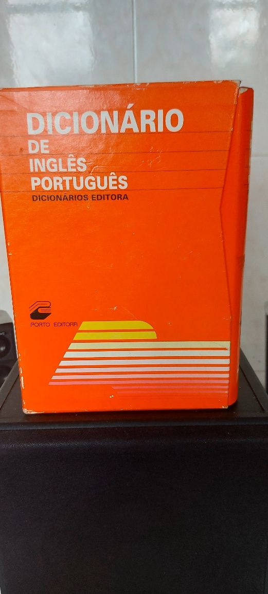 Conjunto de Dicionários Porto Editora com arquivadores