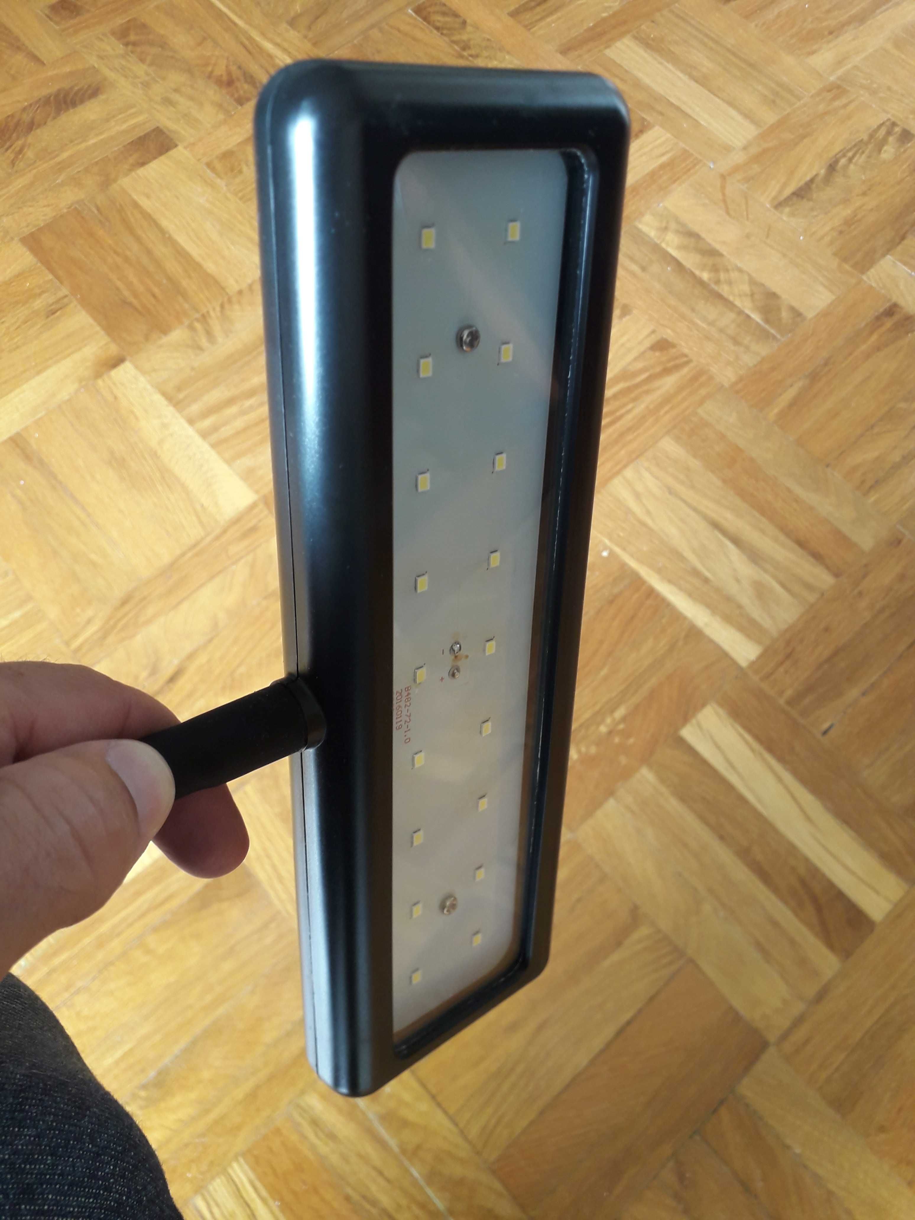 Candeeiro de secretária LED